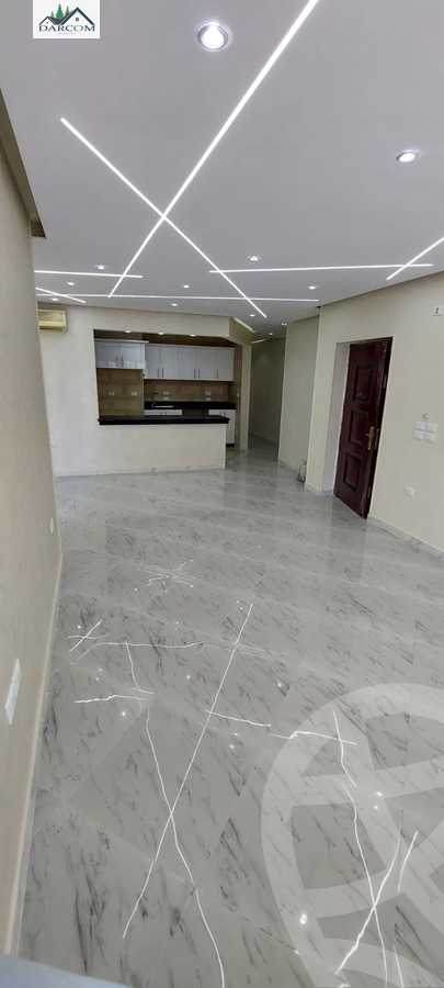 https://aqarmap.com.eg/ar/listing/4043364-for-rent-cairo-new-cairo-compounds-mountain-view-hyde-park
