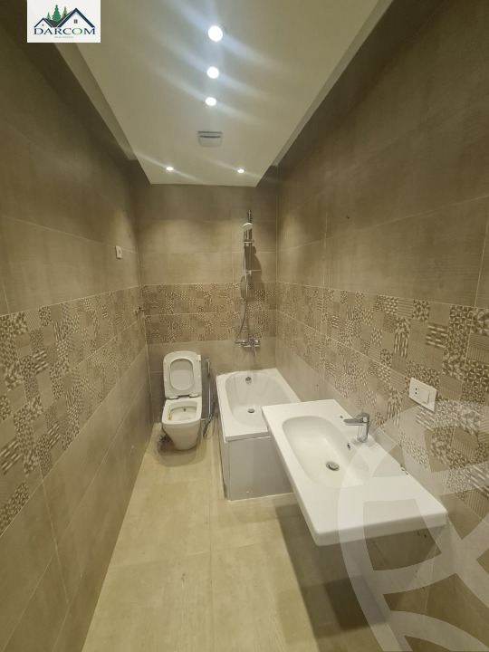 https://aqarmap.com.eg/en/listing/4051070-for-rent-cairo-new-cairo-compounds-mountain-view-hyde-park