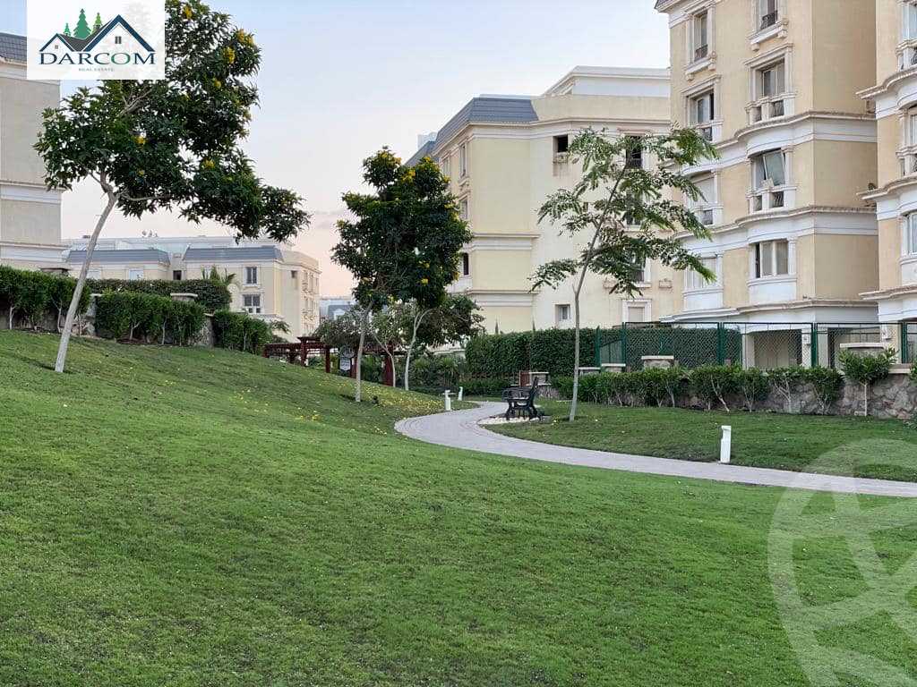 https://aqarmap.com.eg/en/listing/4092348-for-sale-cairo-new-cairo-compounds-mountain-view-hyde-park
