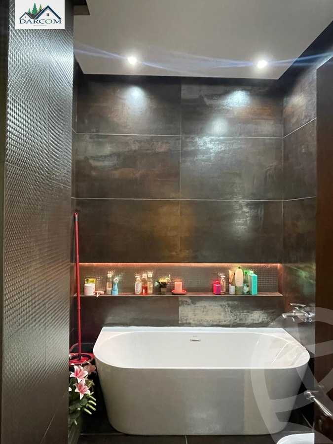 https://aqarmap.com.eg/en/listing/4092518-for-sale-cairo-new-cairo-compounds-galleria-moon-valley