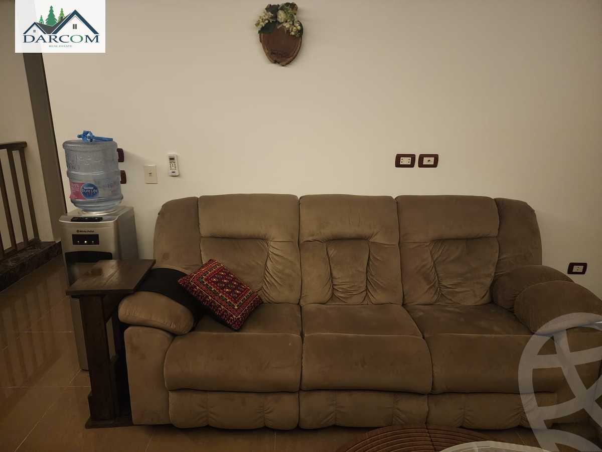 https://aqarmap.com.eg/en/listing/4096353-for-sale-cairo-new-cairo-compounds-mountain-view-hyde-park