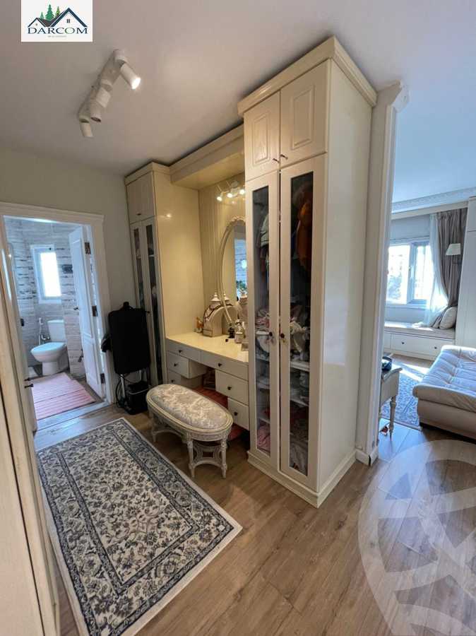 https://aqarmap.com.eg/en/listing/4136198-for-sale-cairo-new-cairo-compounds-mountain-view-hyde-park
