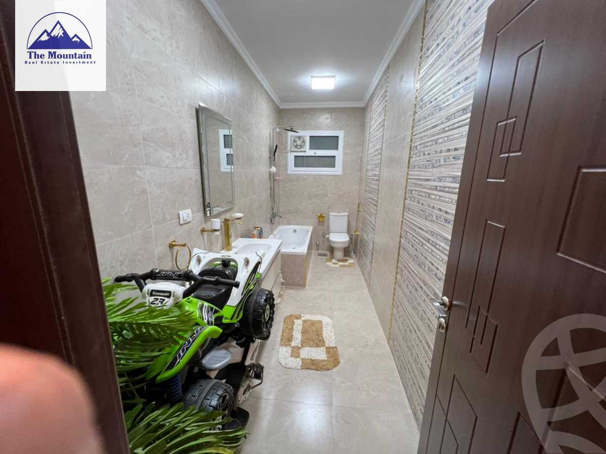 https://aqarmap.com.eg/ar/listing/3635847-for-sale-cairo-el-sheikh-zayed-city-compounds-in-sheikh-zayed-beverly-hills