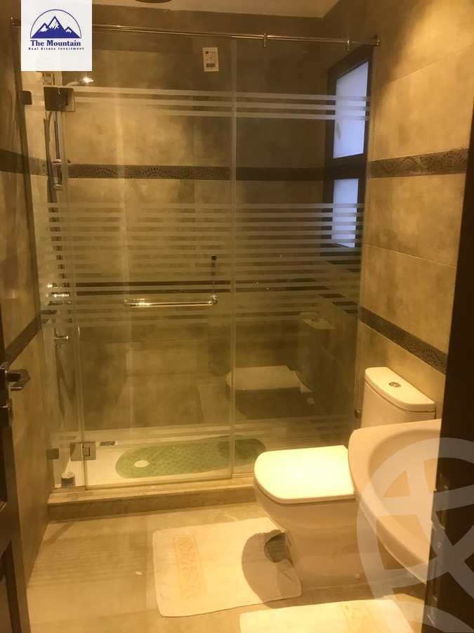 https://aqarmap.com.eg/ar/listing/3706112-for-sale-cairo-el-sheikh-zayed-city-compounds-kmbwnd-wyst-twn-swdyk