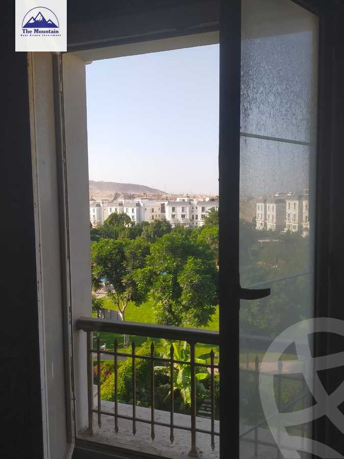 https://aqarmap.com.eg/ar/listing/3758060-for-sale-cairo-6th-of-october-compounds-mountain-view-giza-plateau