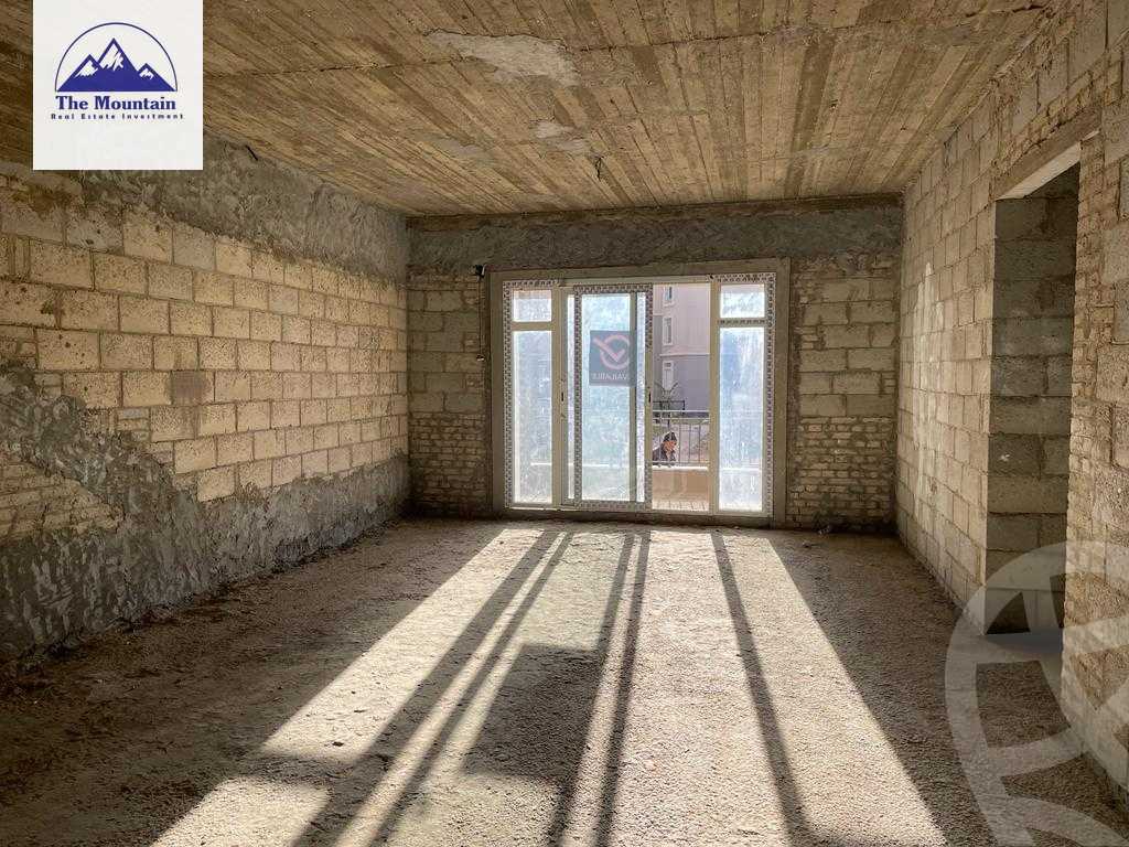 https://aqarmap.com.eg/ar/listing/3798583-for-sale-cairo-el-sheikh-zayed-city-compounds-in-sheikh-zayed-royal-meadows