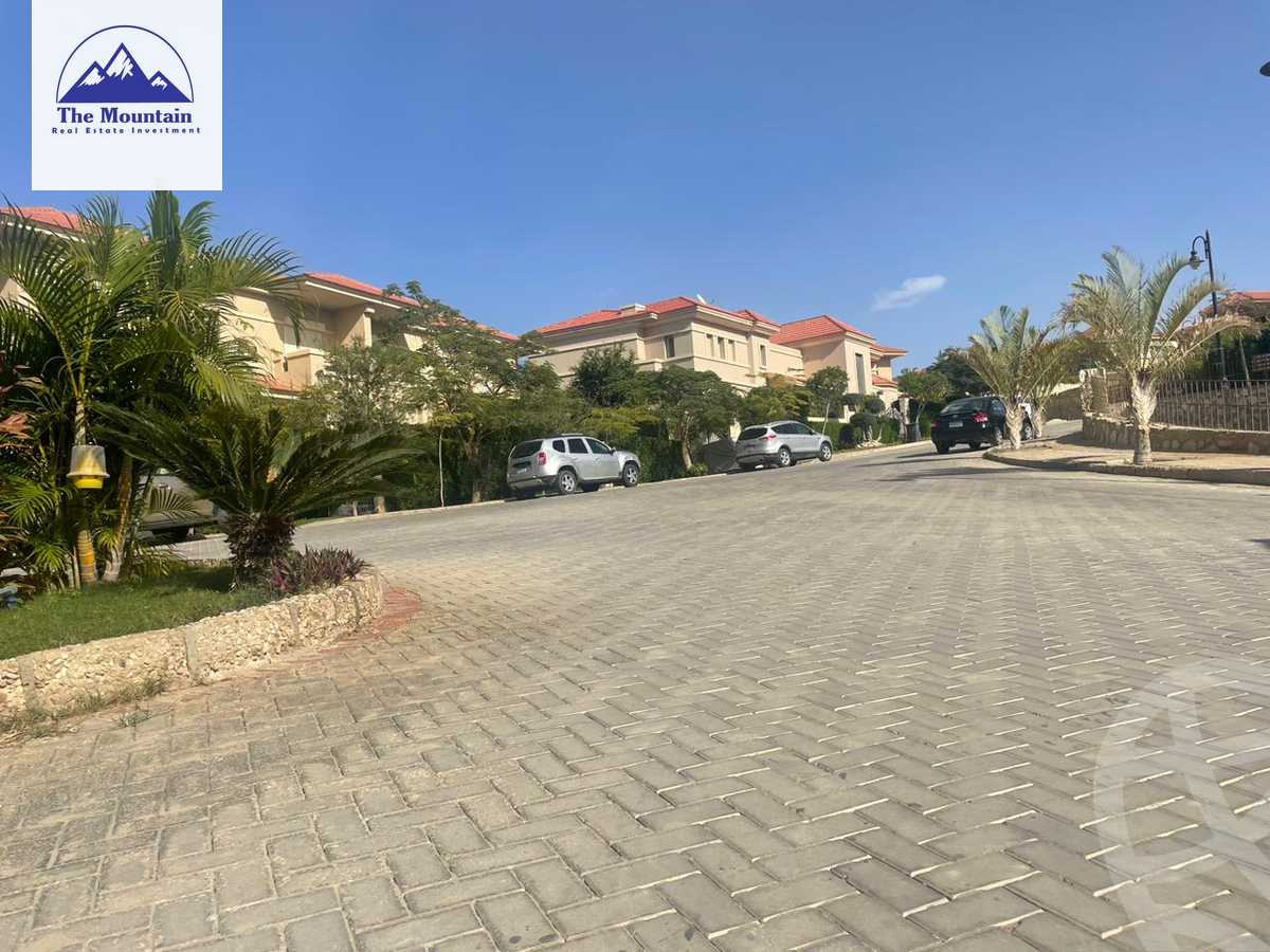 https://aqarmap.com.eg/ar/listing/3798583-for-sale-cairo-el-sheikh-zayed-city-compounds-in-sheikh-zayed-royal-meadows