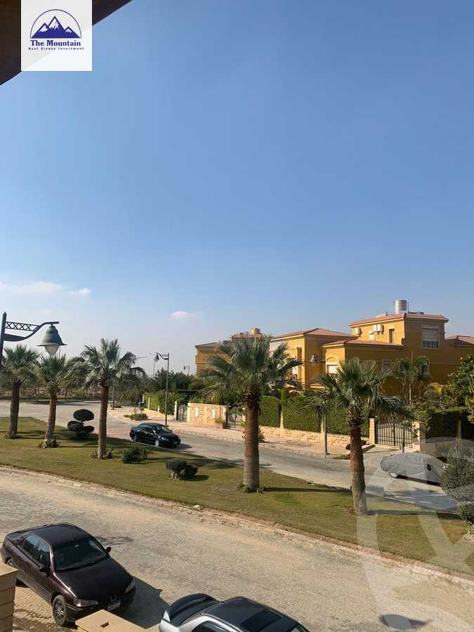 https://aqarmap.com.eg/ar/listing/3798583-for-sale-cairo-el-sheikh-zayed-city-compounds-in-sheikh-zayed-royal-meadows
