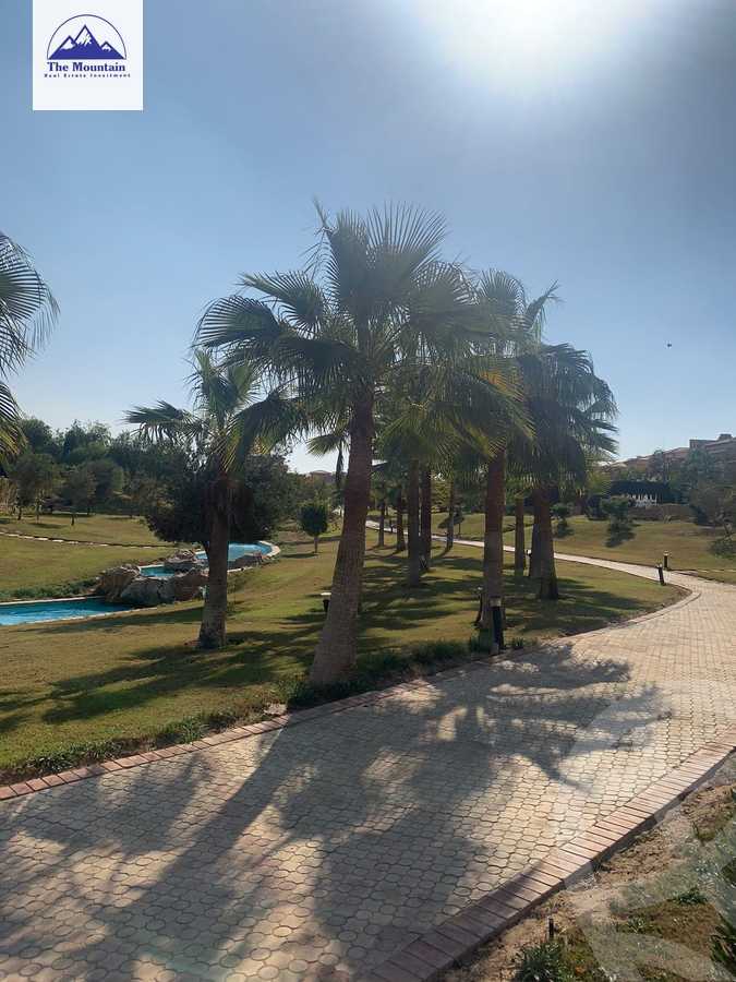 https://aqarmap.com.eg/ar/listing/3798583-for-sale-cairo-el-sheikh-zayed-city-compounds-in-sheikh-zayed-royal-meadows