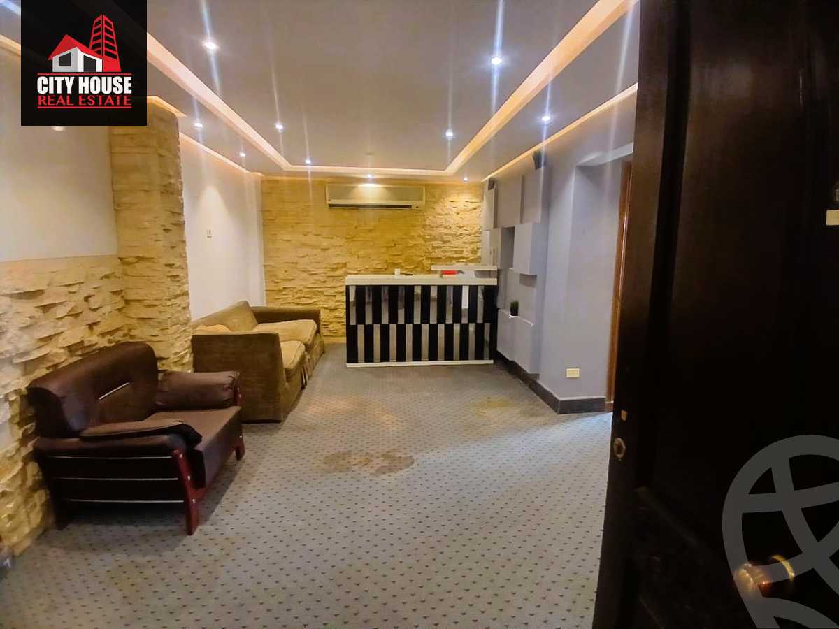 https://aqarmap.com.eg/en/listing/5280591-for-rent-cairo-el-maadi-sarayat-el-maadi-street-250