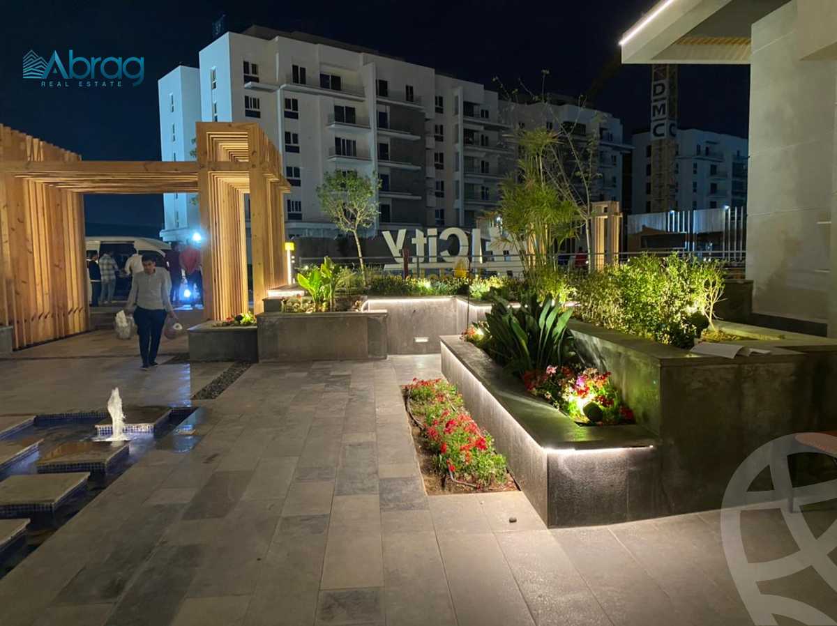https://aqarmap.com.eg/ar/listing/5416723-for-sale-cairo-new-cairo-compounds-mountain-view1-1-compound