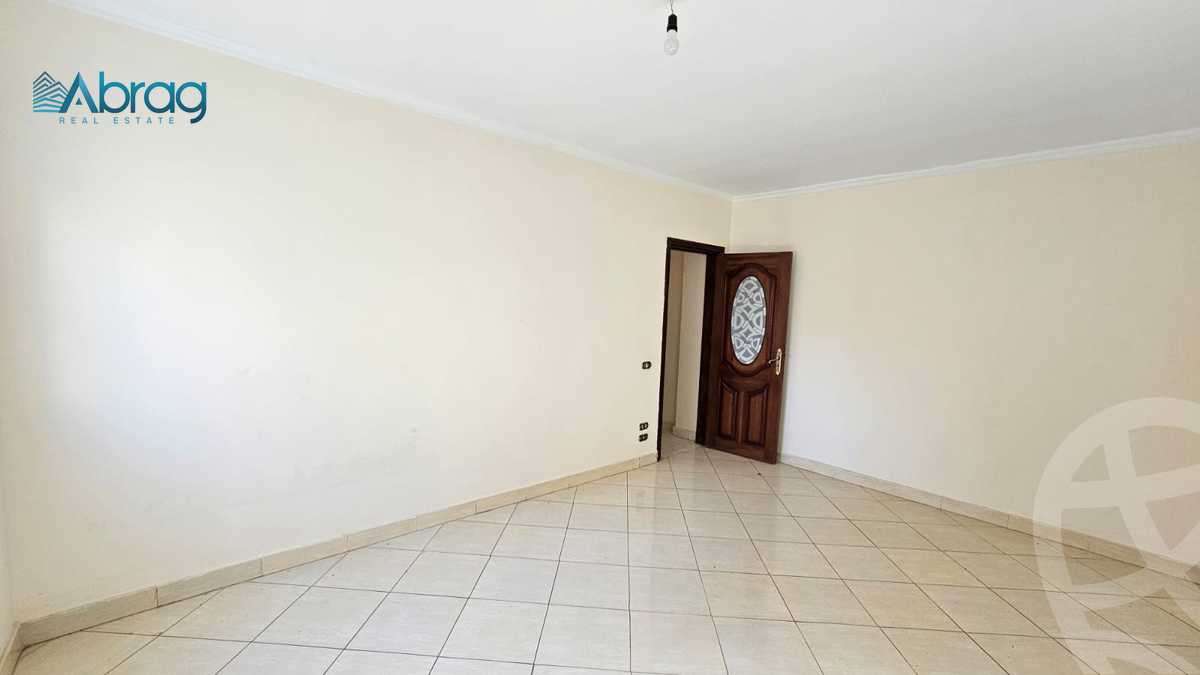 https://aqarmap.com.eg/en/listing/6635755-for-sale-cairo-el-sheikh-zayed-city-el-hay-elsabeaa-lbstn