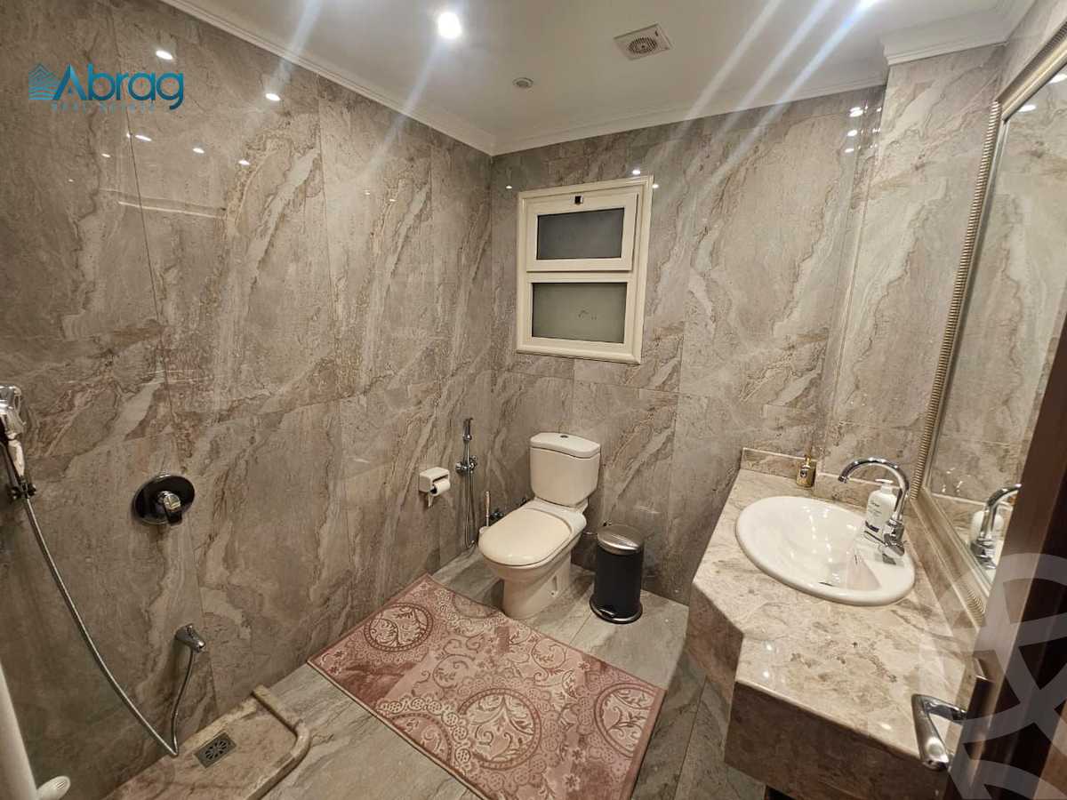 https://aqarmap.com.eg/en/listing/6635882-for-sale-cairo-el-sheikh-zayed-city-compounds-royal-city