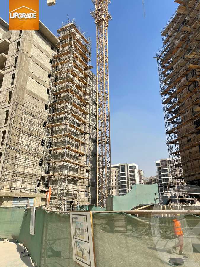 https://aqarmap.com.eg/ar/listing/3792998-for-sale-cairo-el-sheikh-zayed-city-compounds-brj-zyd-wr-llttwyr