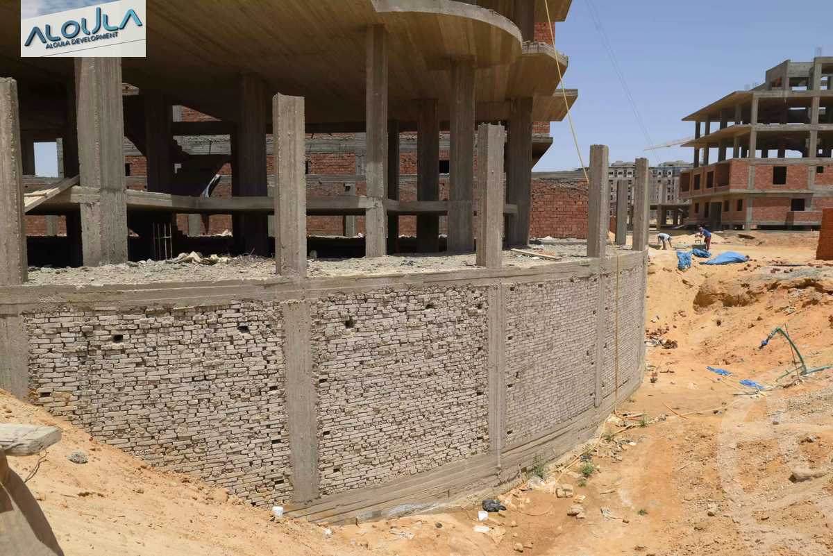 https://aqarmap.com.eg/ar/listing/5888687-for-sale-cairo-el-sheikh-zayed-city-lshykh-zyd-ljdyd-ridge-compound-al-oula