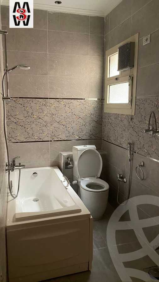 https://aqarmap.com.eg/ar/listing/3827854-for-rent-cairo-new-cairo-compounds-hayati-residence