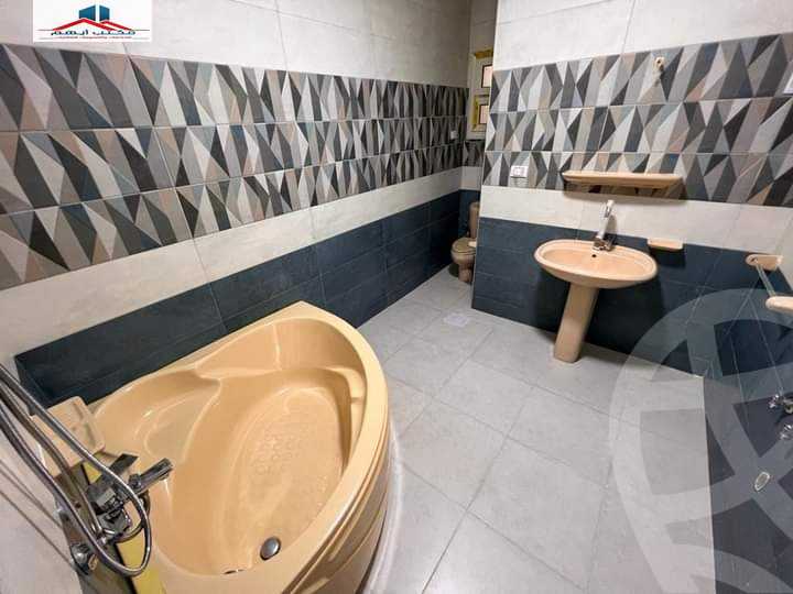 https://aqarmap.com.eg/ar/listing/3740828-for-sale-alex-sidi-beshr-bahri-street-17