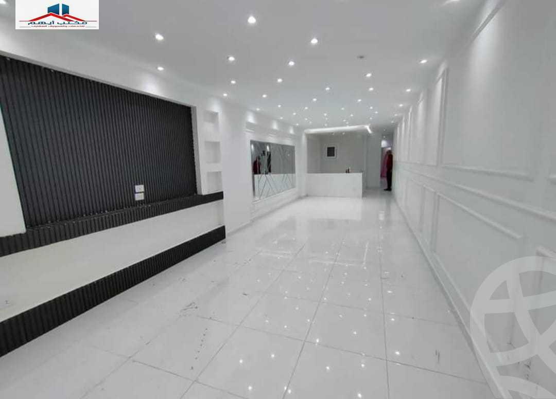 https://aqarmap.com.eg/en/listing/4318705-for-sale-alexandria-kafr-abdo-sant-square-st