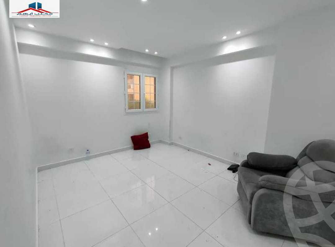 https://aqarmap.com.eg/en/listing/4318705-for-sale-alexandria-kafr-abdo-sant-square-st