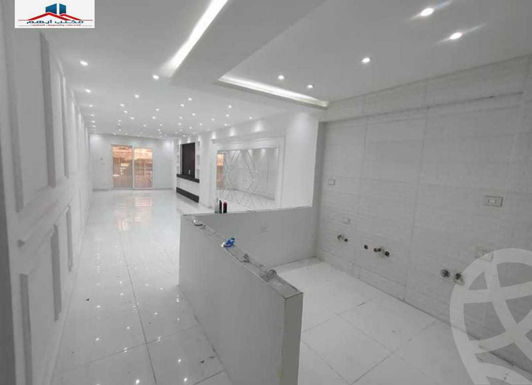 https://aqarmap.com.eg/en/listing/4318705-for-sale-alexandria-kafr-abdo-sant-square-st