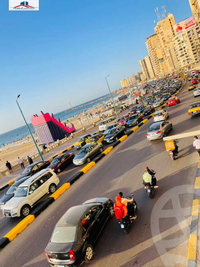 https://aqarmap.com.eg/en/listing/4040982-for-sale-alexandria-el-montazah-mohammed-naguib-square