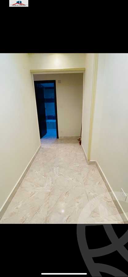 https://aqarmap.com.eg/en/listing/4040982-for-sale-alexandria-el-montazah-mohammed-naguib-square