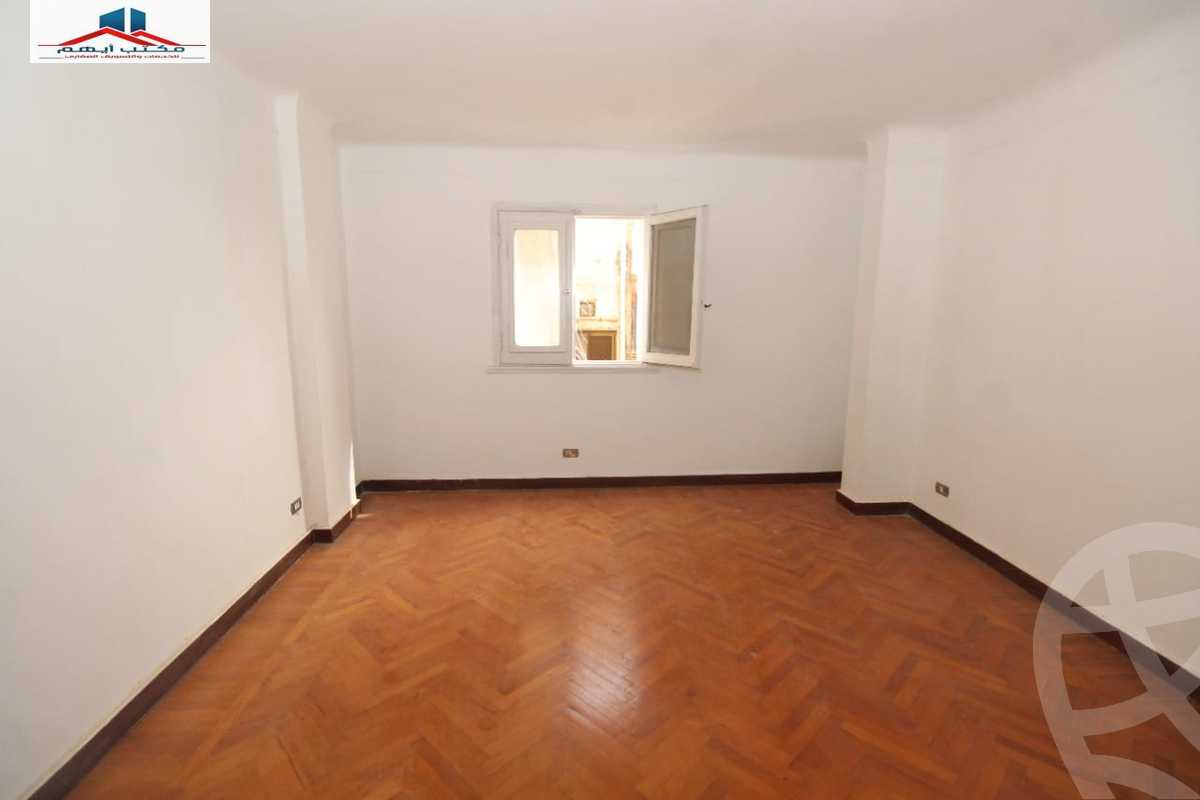 https://aqarmap.com.eg/en/listing/4041005-for-sale-alexandria-kafr-abdo-khaleel-basha-st
