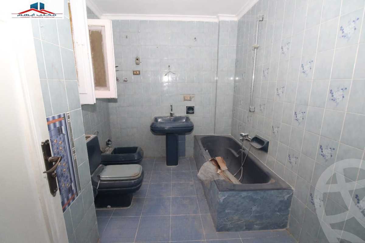 https://aqarmap.com.eg/en/listing/4041005-for-sale-alexandria-kafr-abdo-khaleel-basha-st