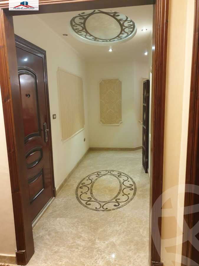 https://aqarmap.com.eg/ar/listing/4113592-for-sale-alexandria-kafr-abdo-sant-square-st
