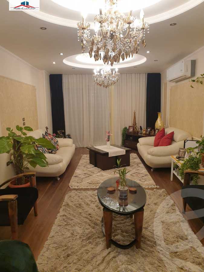 https://aqarmap.com.eg/ar/listing/4113592-for-sale-alexandria-kafr-abdo-sant-square-st