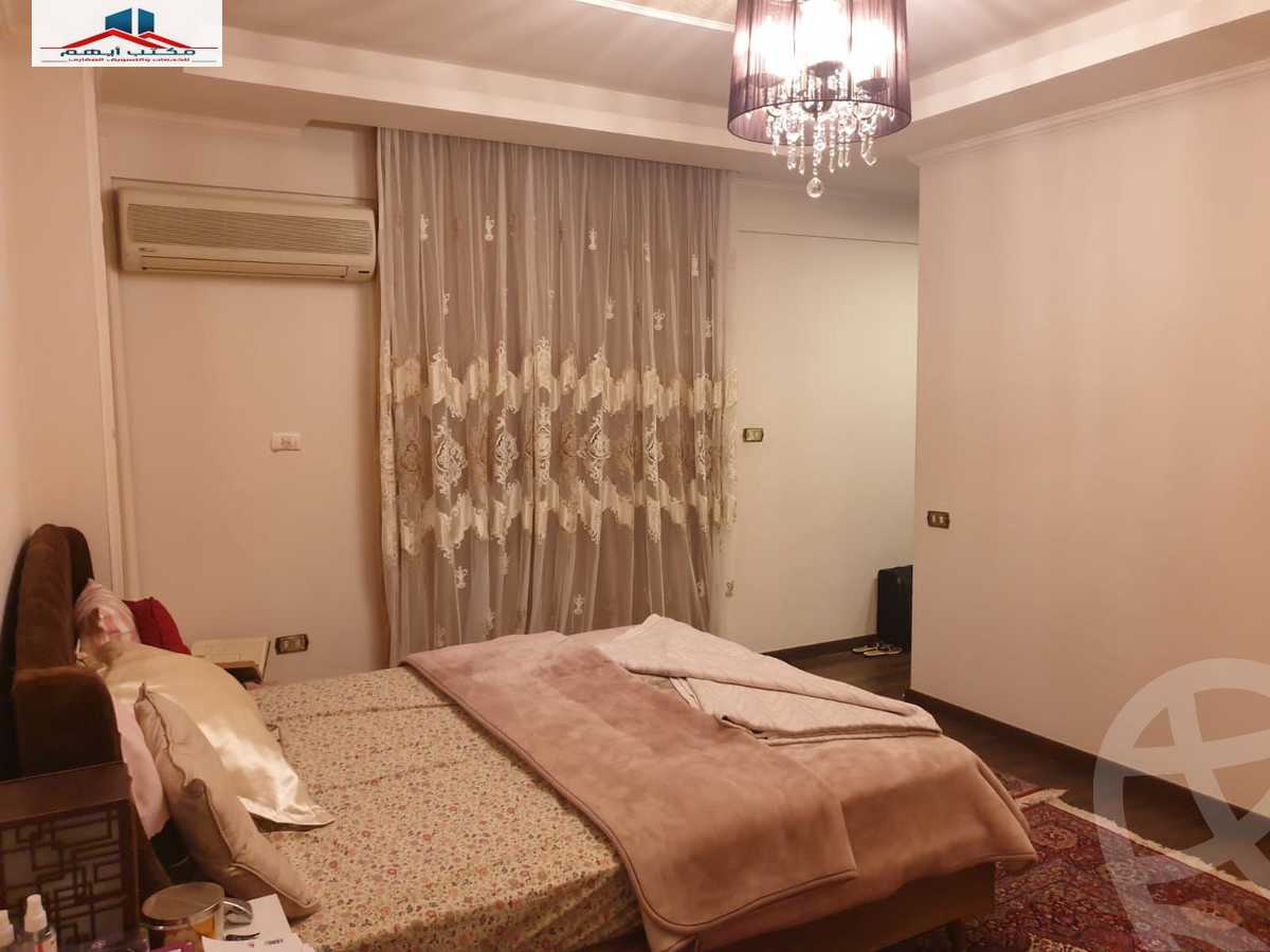 https://aqarmap.com.eg/ar/listing/4113592-for-sale-alexandria-kafr-abdo-sant-square-st