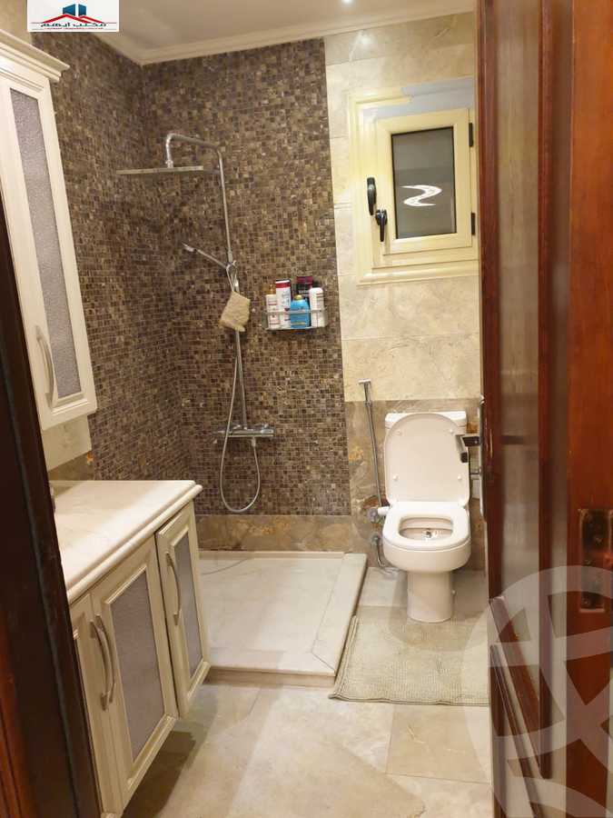 https://aqarmap.com.eg/ar/listing/4113592-for-sale-alexandria-kafr-abdo-sant-square-st