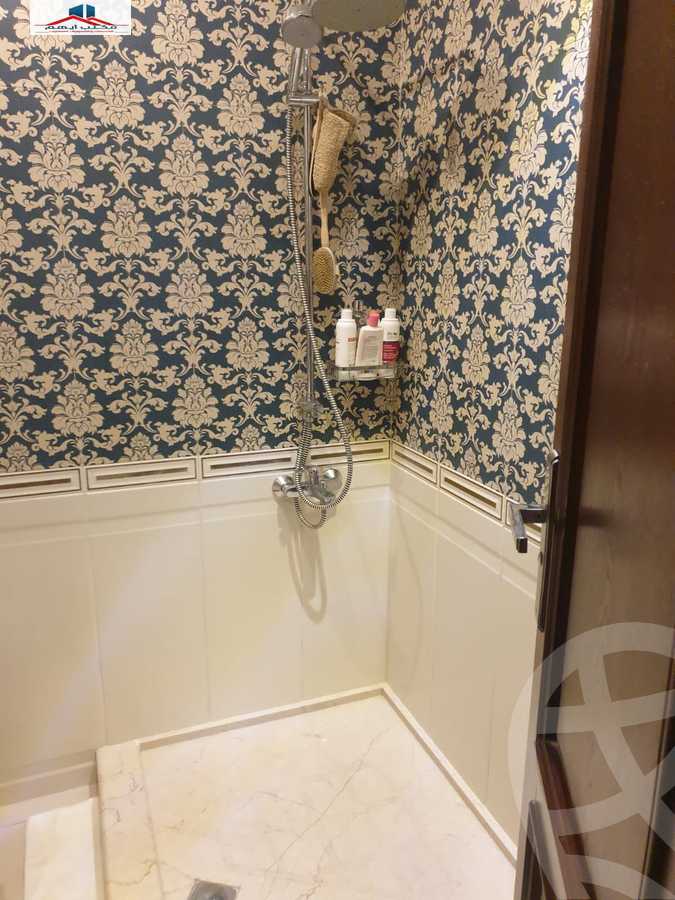 https://aqarmap.com.eg/ar/listing/4113592-for-sale-alexandria-kafr-abdo-sant-square-st