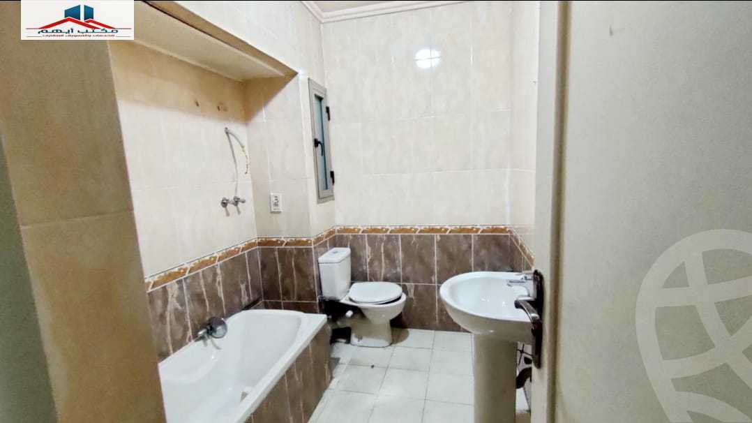 https://aqarmap.com.eg/ar/listing/4197767-for-rent-alexandria-smouha-mohammed-fawzi-moaz-st