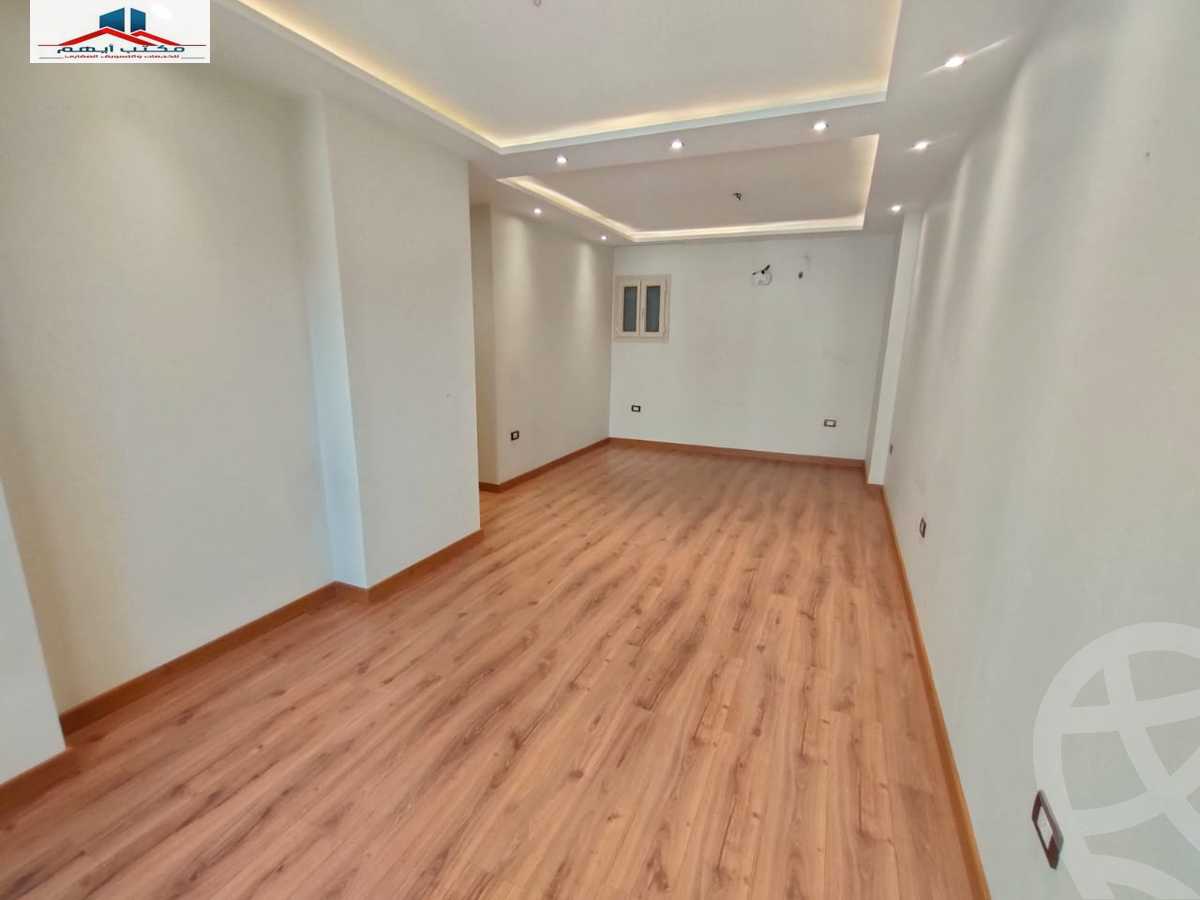 https://aqarmap.com.eg/en/listing/4253161-for-sale-alexandria-kafr-abdo-sant-square-st