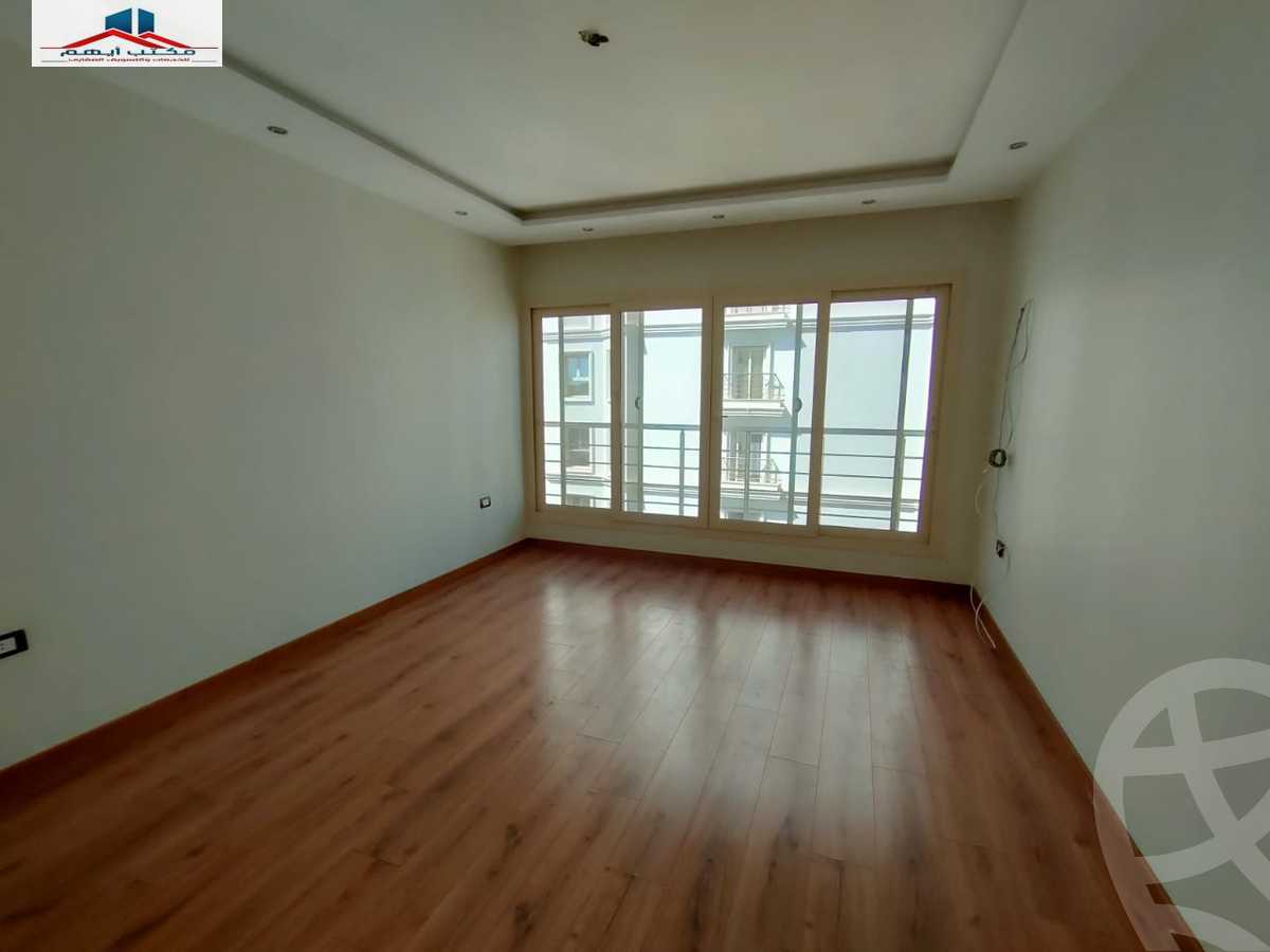 https://aqarmap.com.eg/en/listing/4253161-for-sale-alexandria-kafr-abdo-sant-square-st