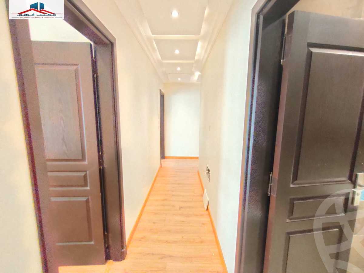 https://aqarmap.com.eg/en/listing/4253161-for-sale-alexandria-kafr-abdo-sant-square-st