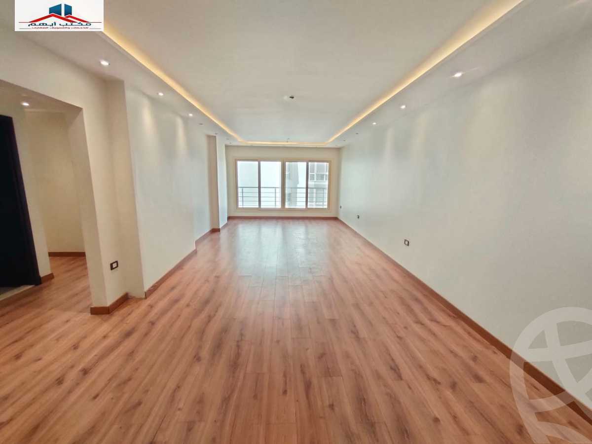 https://aqarmap.com.eg/en/listing/4253161-for-sale-alexandria-kafr-abdo-sant-square-st