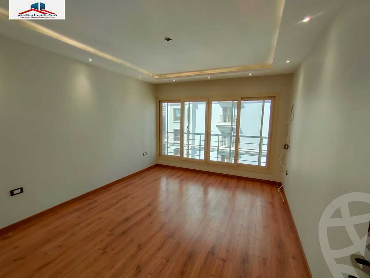 https://aqarmap.com.eg/en/listing/4253161-for-sale-alexandria-kafr-abdo-sant-square-st