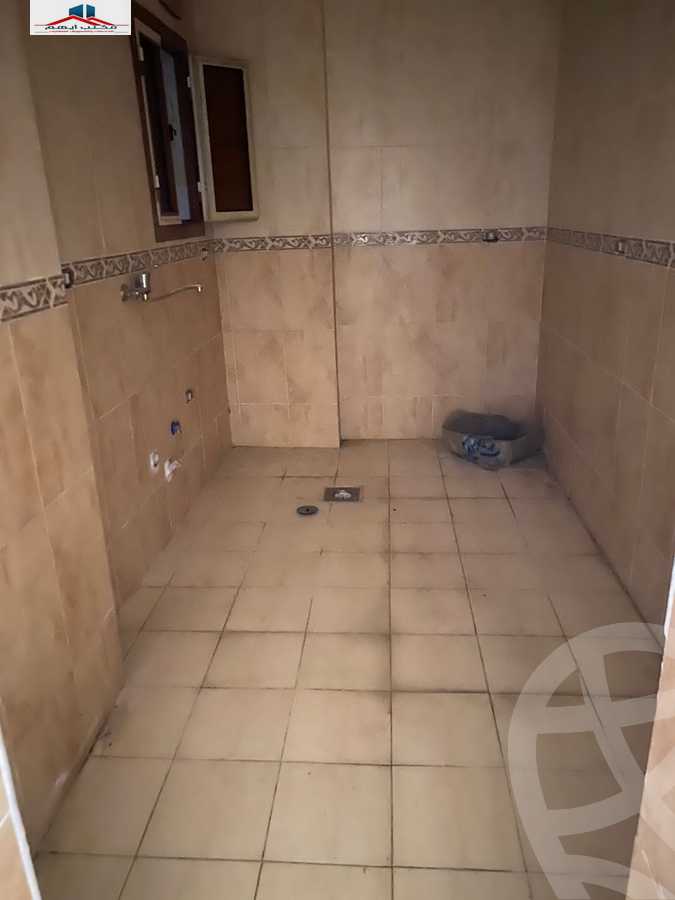 https://aqarmap.com.eg/ar/listing/4352078-for-sale-alexandria-moharram-bey-othman-galal-st
