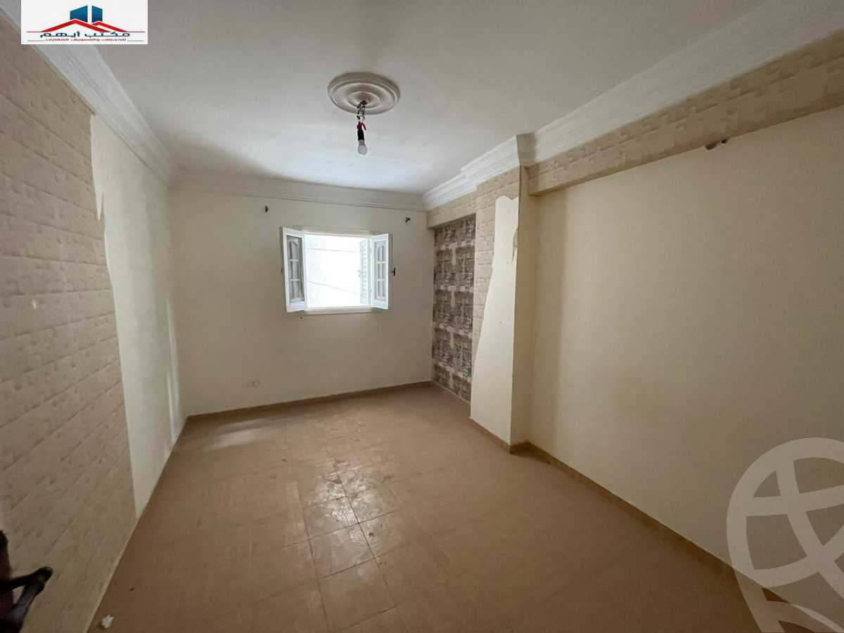 https://aqarmap.com.eg/ar/listing/4508158-for-sale-alexandria-bolekly-amir-al-behar-mahmoud-hamza-st