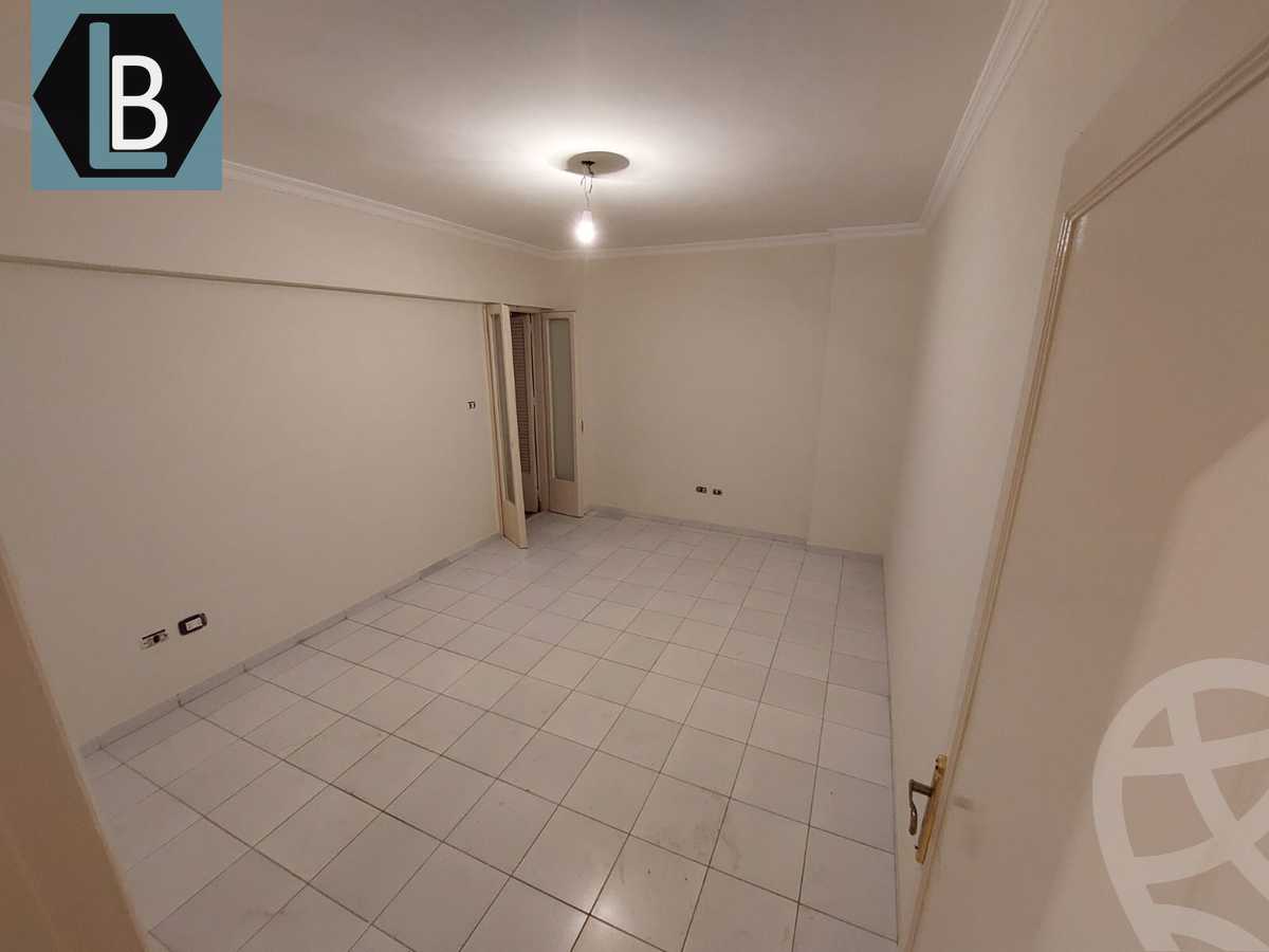 https://aqarmap.com.eg/ar/listing/3795691-for-sale-alexandria-bolekly-abou-quer-st