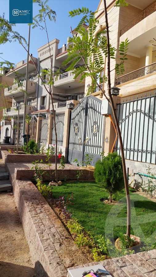 https://aqarmap.com.eg/ar/listing/3745905-for-sale-cairo-new-cairo-first-settlement-mhwr-mstfy-kml