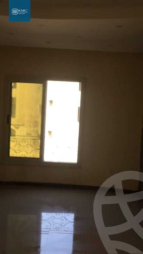 https://aqarmap.com.eg/ar/listing/3745905-for-sale-cairo-new-cairo-first-settlement-mhwr-mstfy-kml