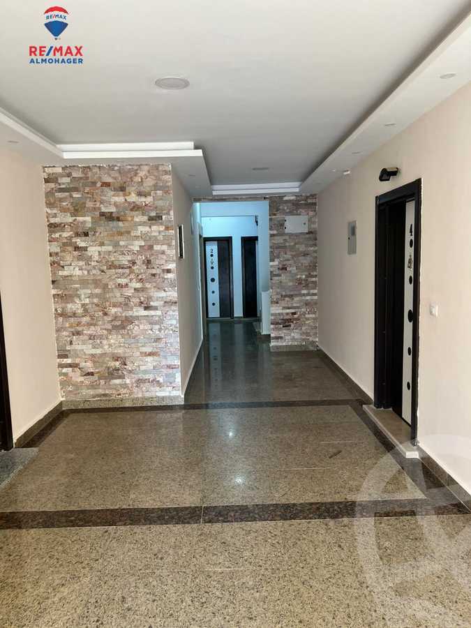 https://aqarmap.com.eg/ar/listing/3771936-for-rent-cairo-new-cairo-compounds-leila-compound