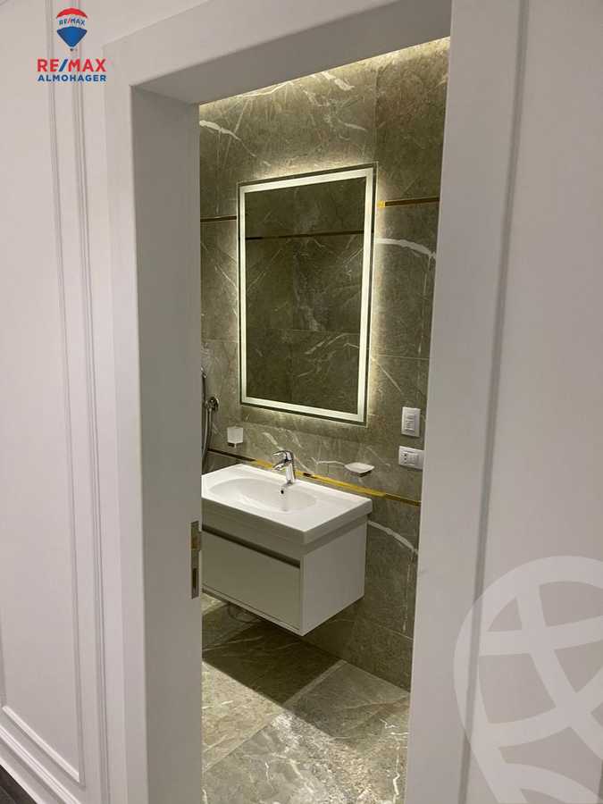 https://aqarmap.com.eg/ar/listing/3791672-for-rent-cairo-new-cairo-compounds-lakeview-residence