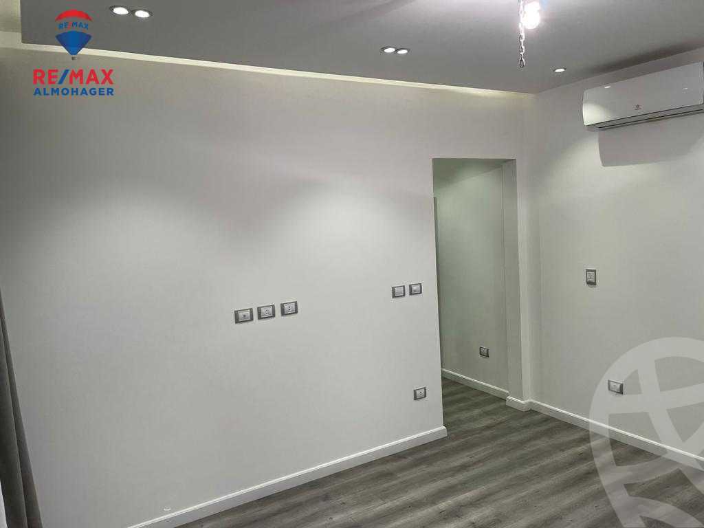 https://aqarmap.com.eg/ar/listing/3791672-for-rent-cairo-new-cairo-compounds-lakeview-residence
