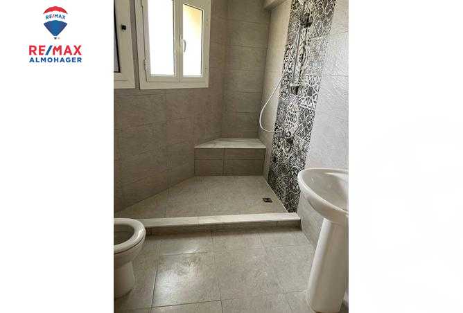 https://aqarmap.com.eg/en/listing/3852046-for-rent-cairo-new-cairo-compounds-mountain-view-hyde-park