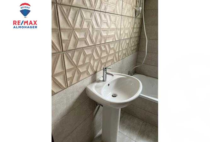 https://aqarmap.com.eg/en/listing/3852046-for-rent-cairo-new-cairo-compounds-mountain-view-hyde-park