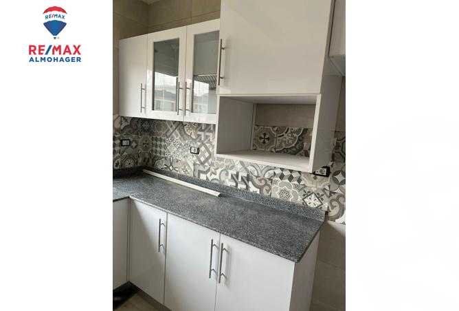 https://aqarmap.com.eg/en/listing/3852046-for-rent-cairo-new-cairo-compounds-mountain-view-hyde-park